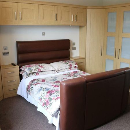 Telford House Bed & Breakfast Milton Keynes Bagian luar foto