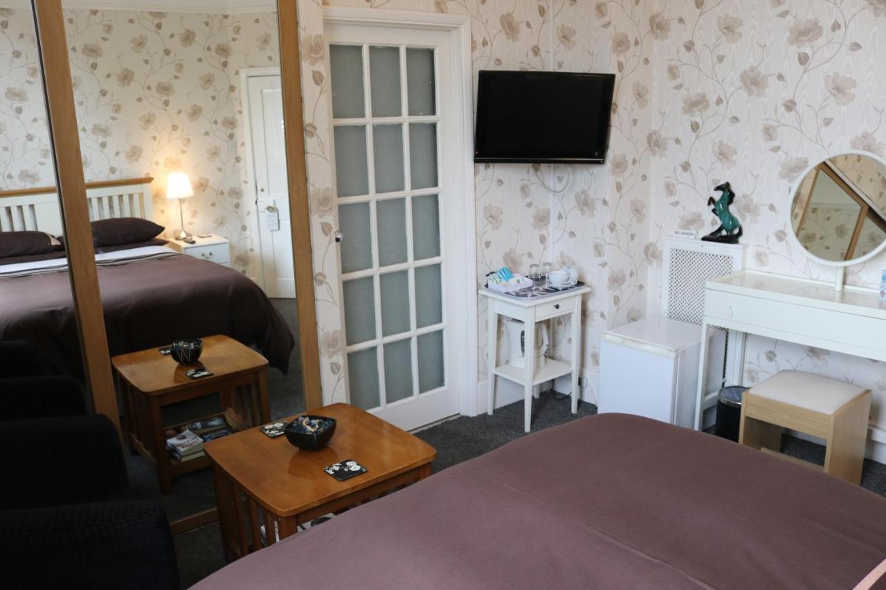 Telford House Bed & Breakfast Milton Keynes Bagian luar foto
