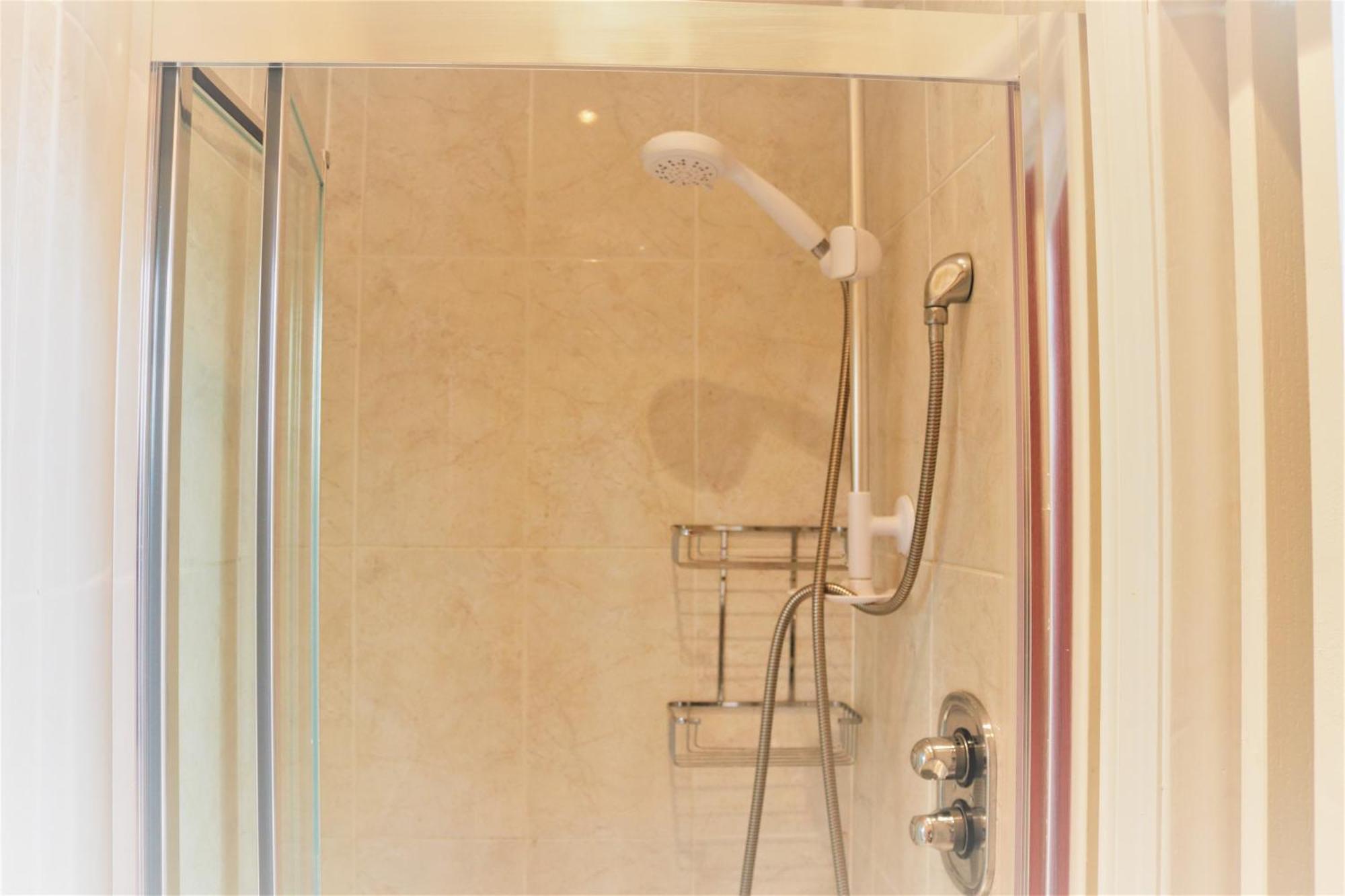 Telford House Bed & Breakfast Milton Keynes Bagian luar foto