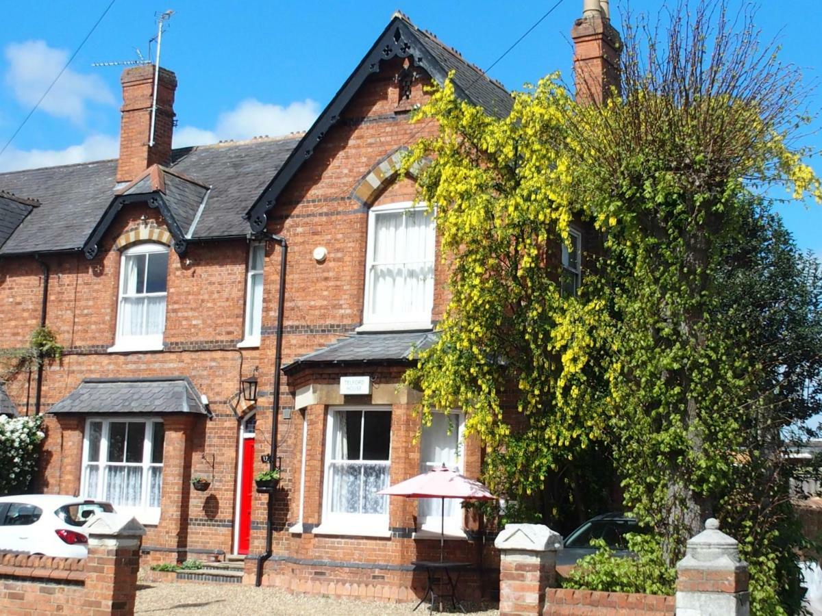 Telford House Bed & Breakfast Milton Keynes Bagian luar foto