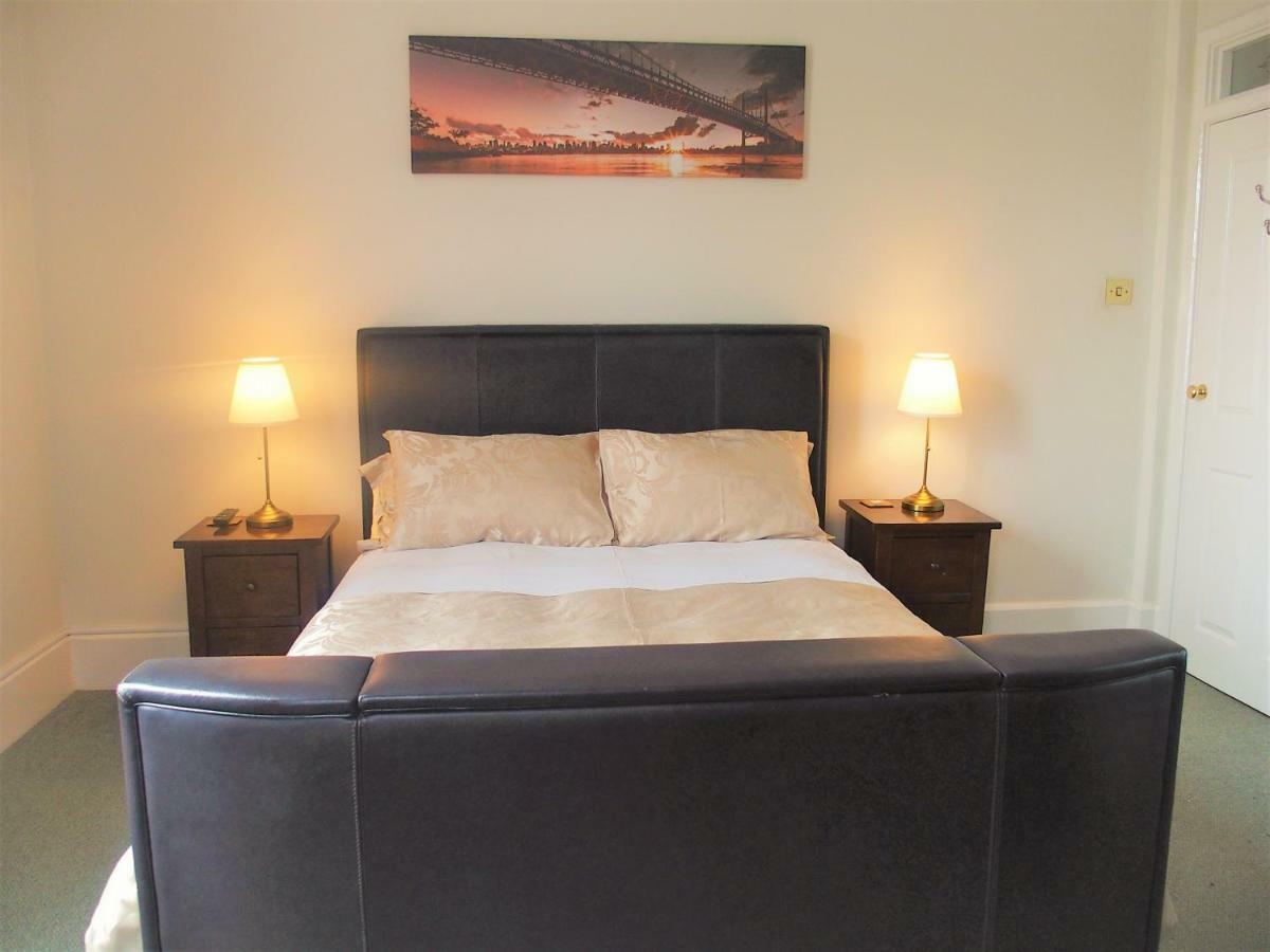 Telford House Bed & Breakfast Milton Keynes Bagian luar foto