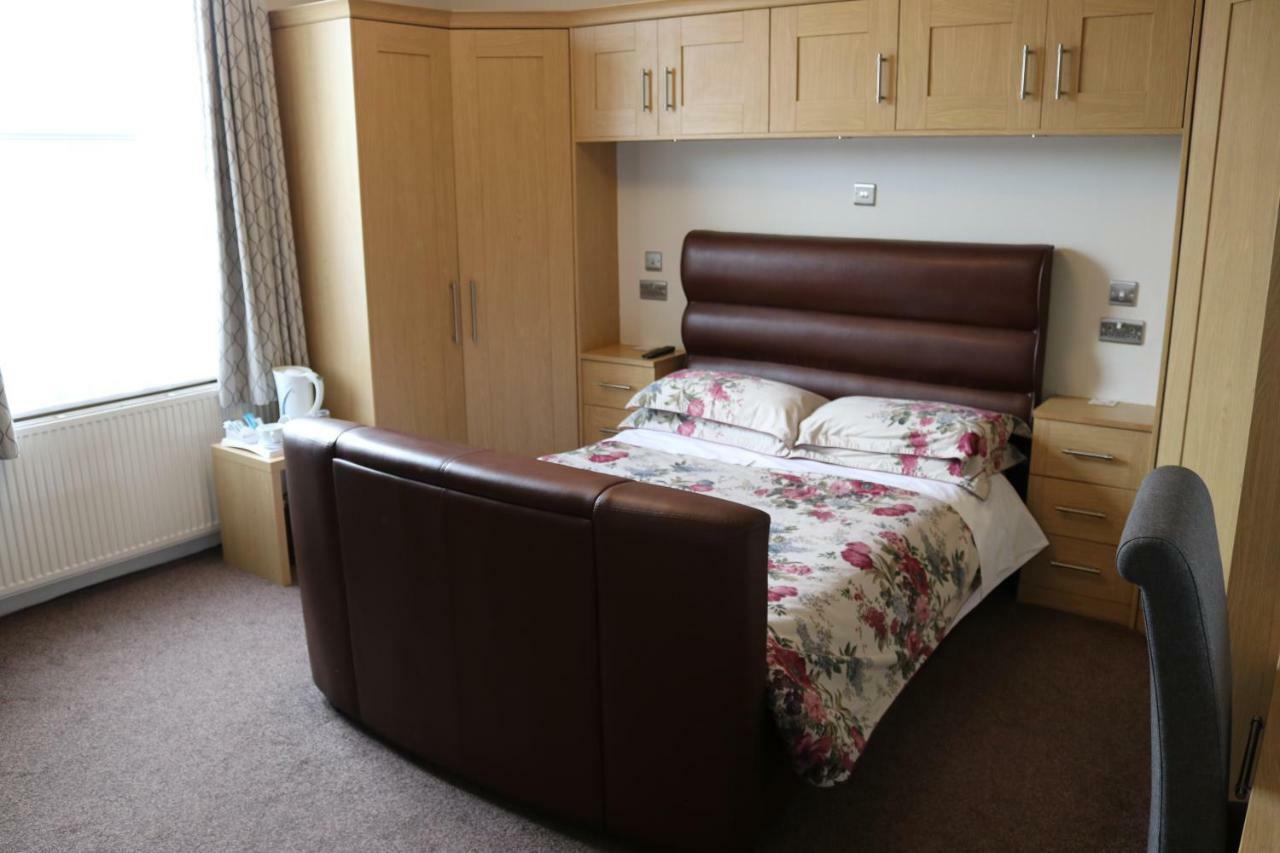 Telford House Bed & Breakfast Milton Keynes Bagian luar foto