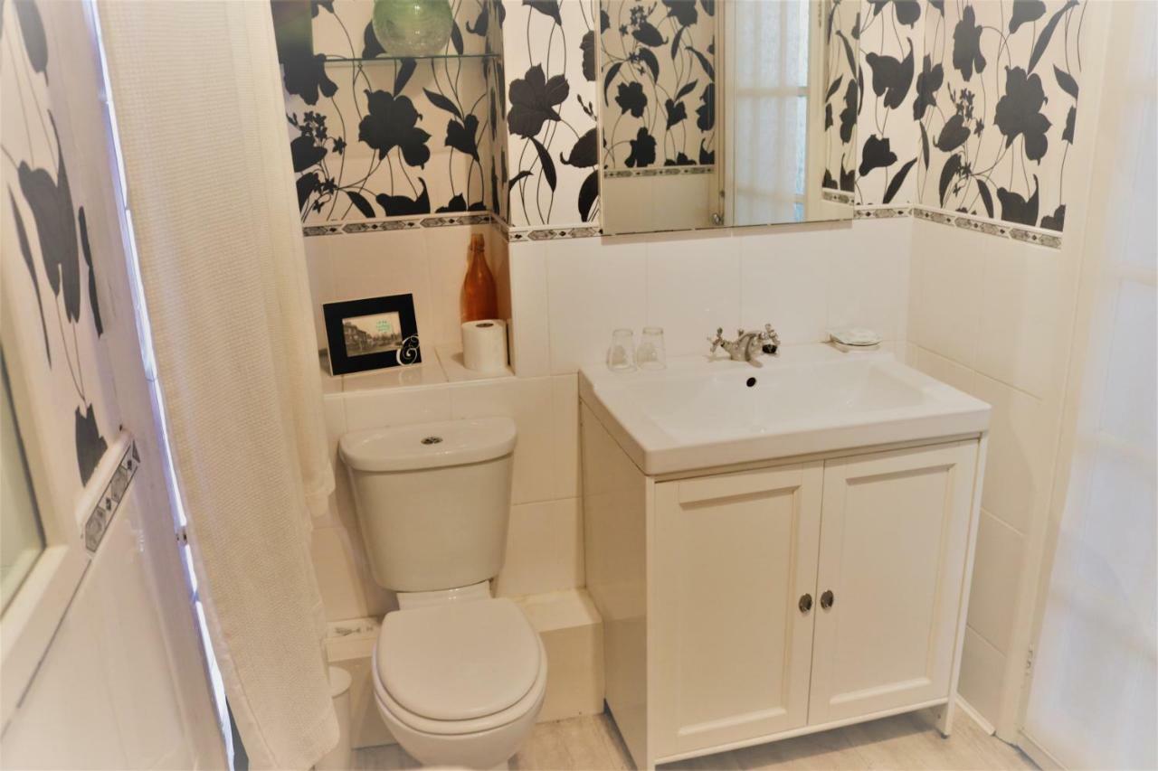 Telford House Bed & Breakfast Milton Keynes Bagian luar foto