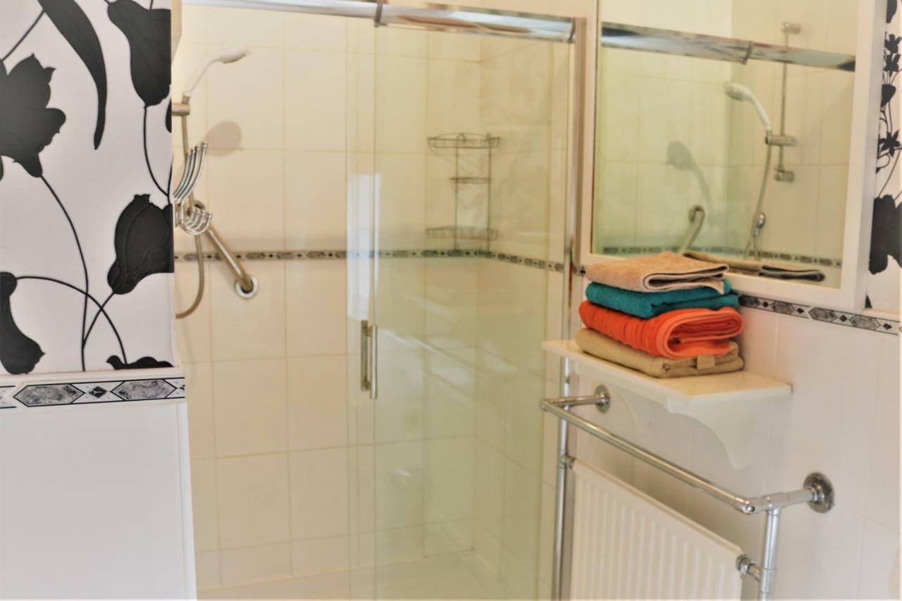 Telford House Bed & Breakfast Milton Keynes Bagian luar foto